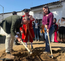 Naturaleza, historia y tradición: Villanueva de la Sierra celebra la Fiesta del Árbol