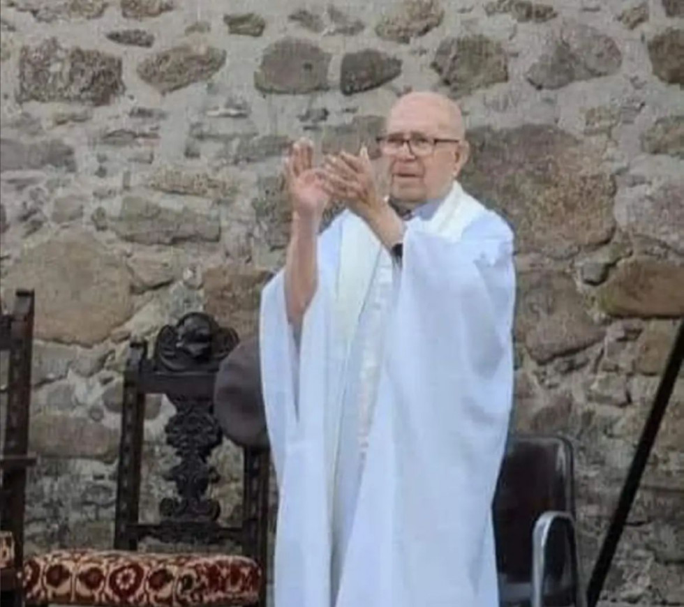 Navalmoral homeneajará al párroco David González Hernández