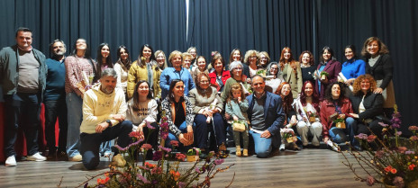 Las manos que peinan emociones: Moraleja rinde homenaje a sus peluqueras