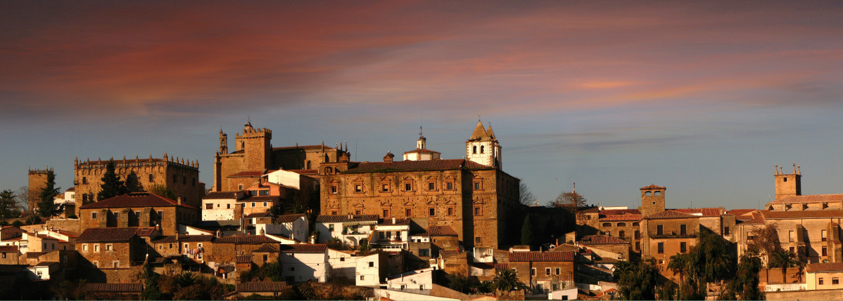 018 019  Panorámica de Cáceres desde La Montaña. Foto tourist