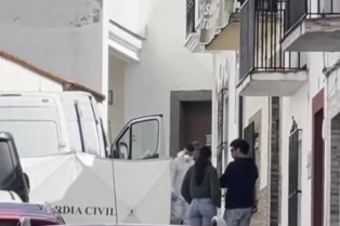 Detenidos los dos vecinos de Francisca Cadenas tras hallarse restos óseos en su casa