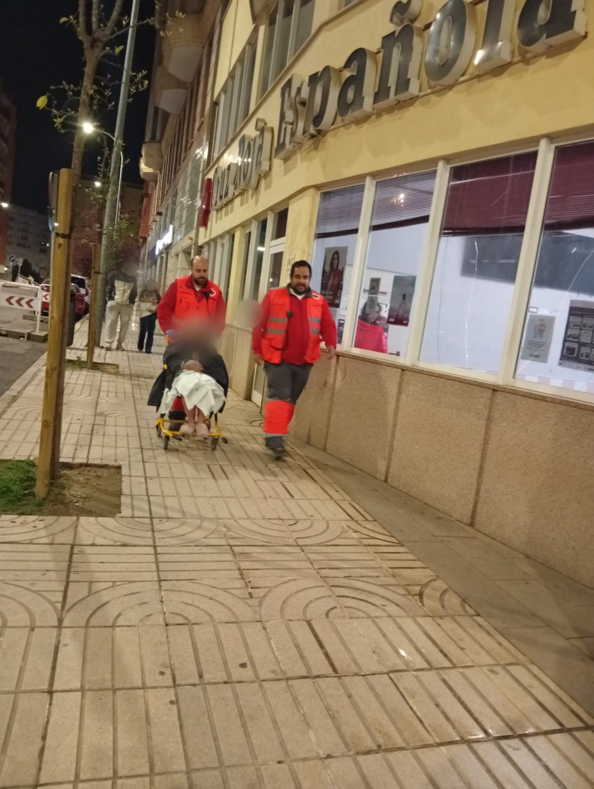 Cruz roja desalojo incendio badajoz