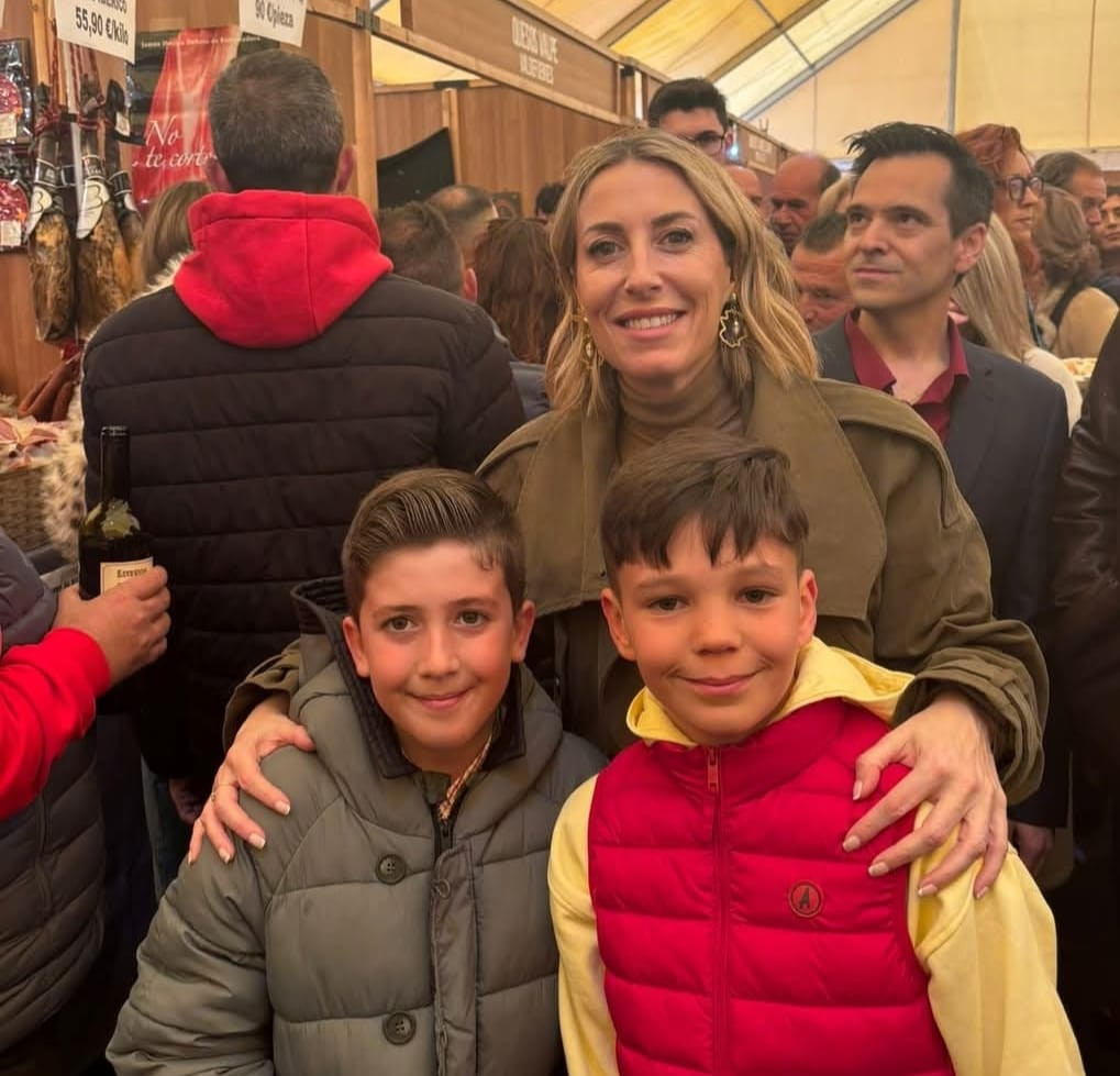 Maria guardiola niños feria valdefuentes