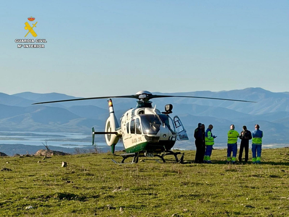 Guardia civil rescate parapentista extemadura cabezabellosa 2