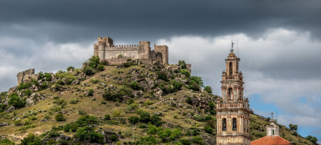 Guardianes de piedra: un viaje por los castillos que forjaron la historia de Extremadura
