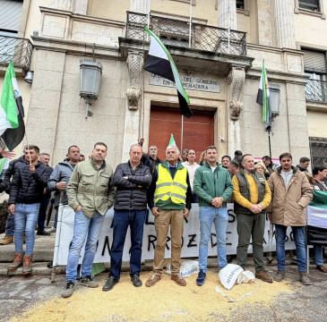 Zamora guarda silencio por las víctimas del atentado de Barcelona 