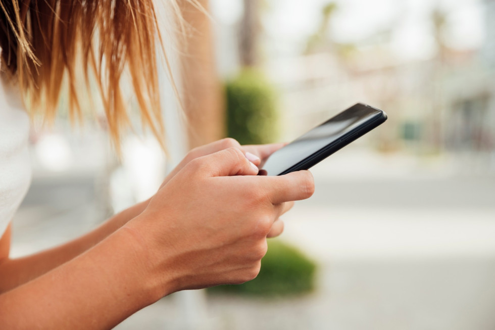 Alerta de una estafa por SMS que suplanta a hijos para pedir dinero urgente