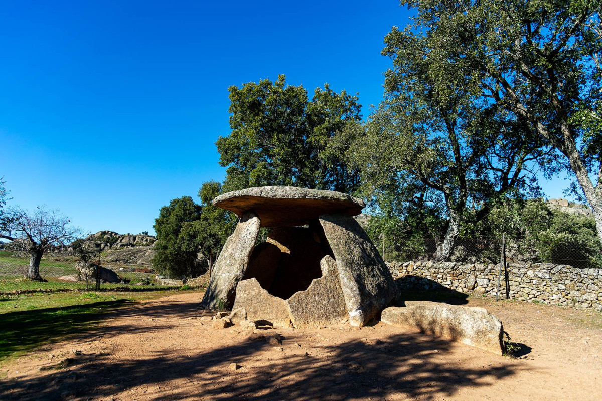Dolmen 2