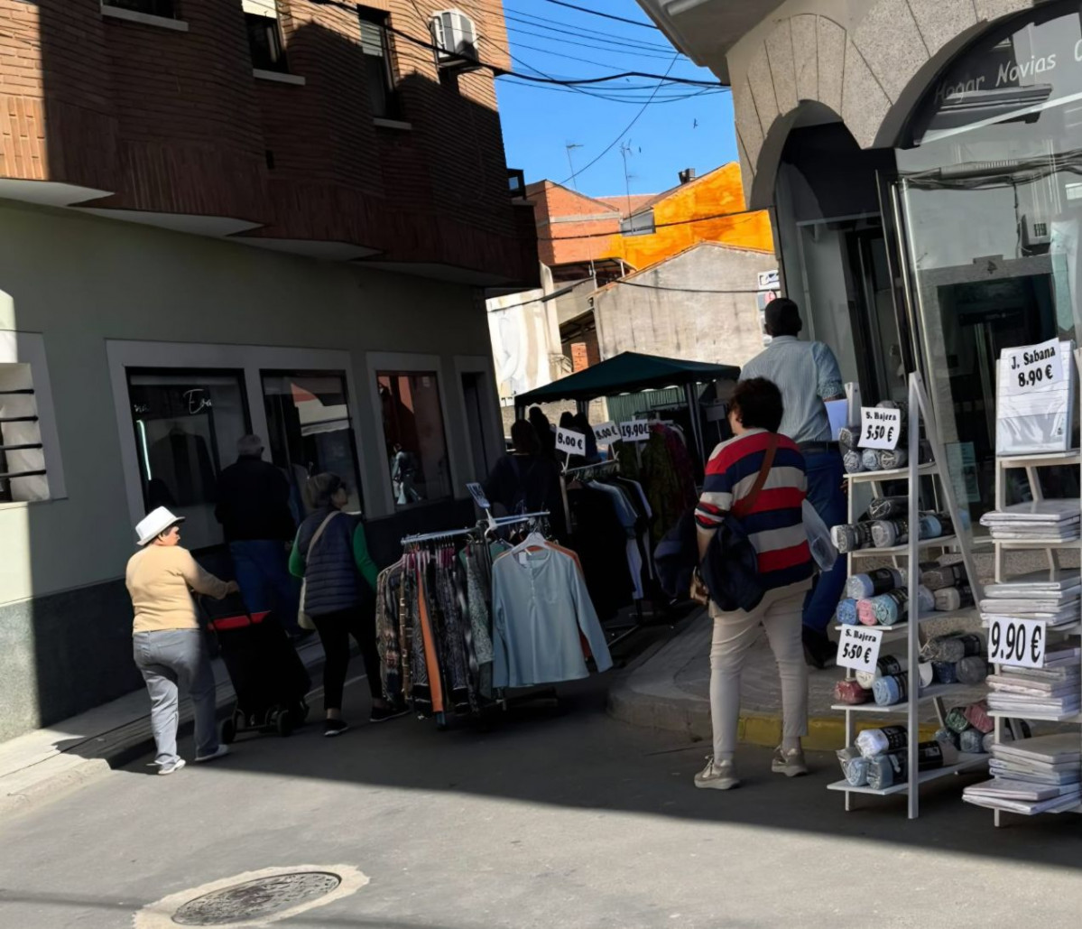 Comercio sale a la calle en moraleja