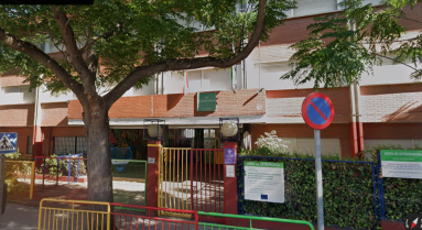 Una niña hospitalizada tras recibir un disparo en un colegio de Badajoz