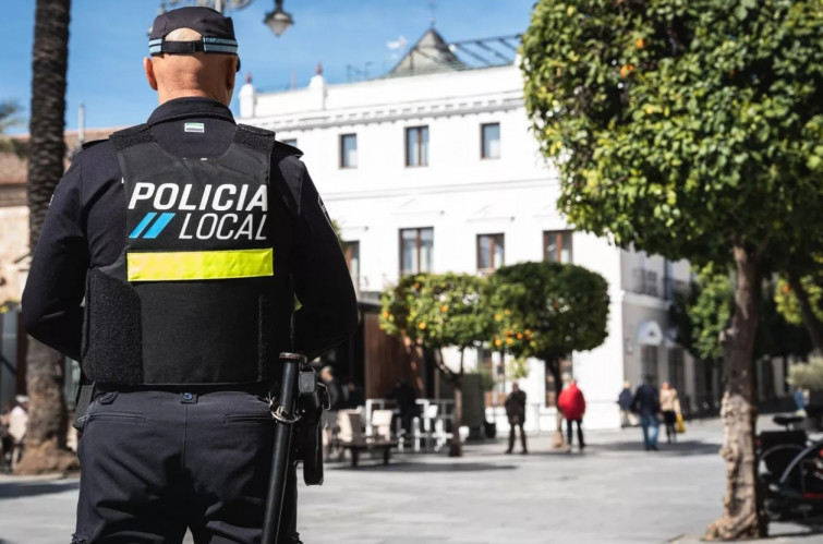 Un ciclista herido tras un atropello en una rotonda de Mérida