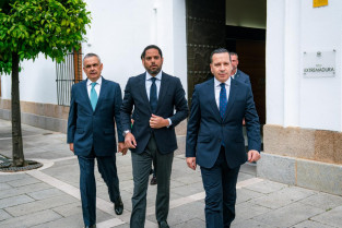 Vox impulsa la “prioridad nacional” en las políticas sociales del nuevo Gobierno