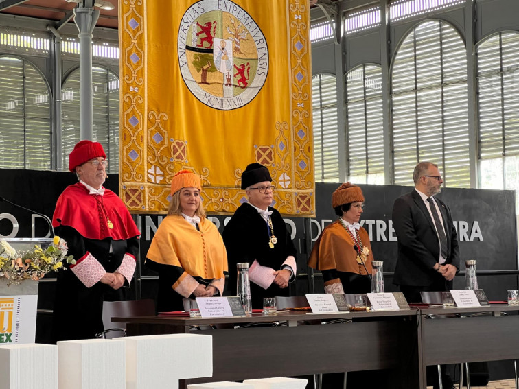 La UEx reivindica su papel estratégico y reclama una financiación estable