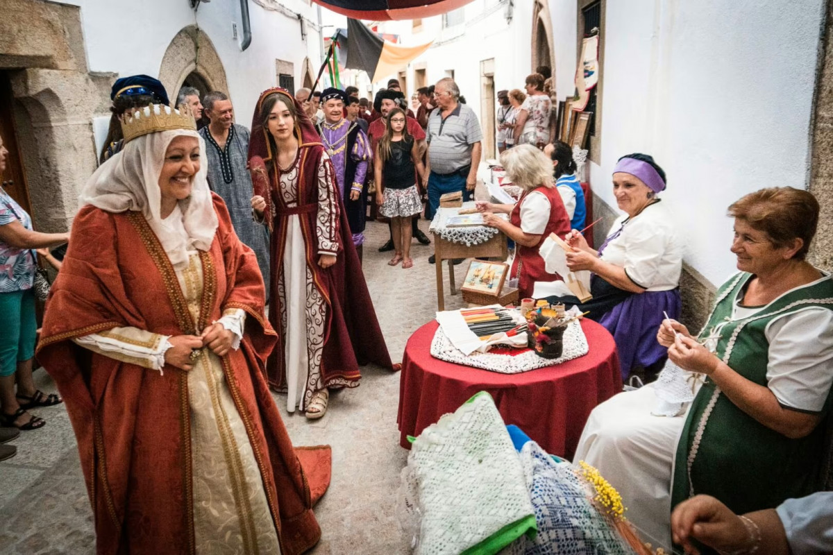 Boda Regia en Valencia de Alcu00e1ntara mujeres