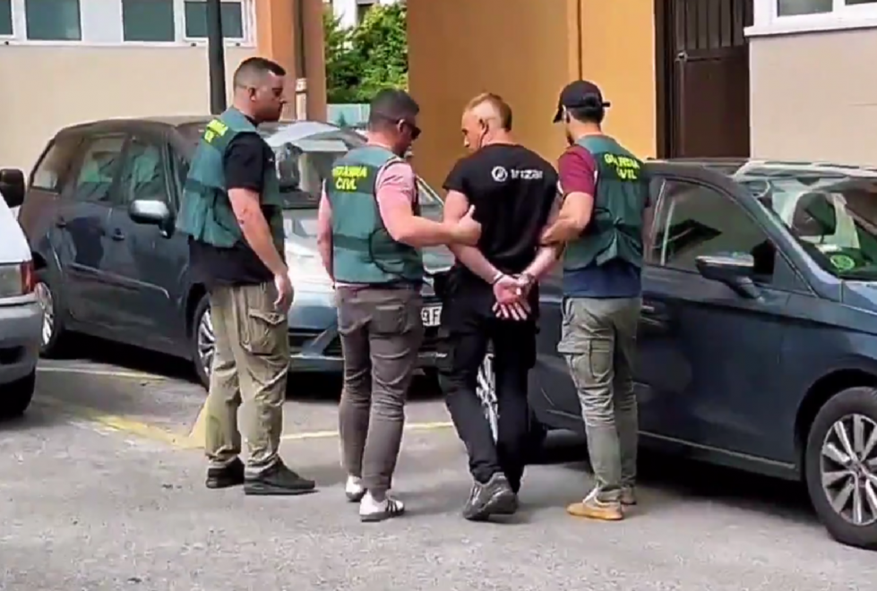 Detenido el hombre que acosó a la autocaravana de un hincha del Atlético tras la Copa del Rey