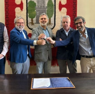 Zamora guarda silencio por las víctimas del atentado de Barcelona 