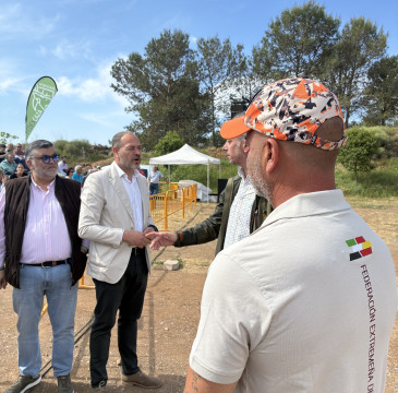 Zamora guarda silencio por las víctimas del atentado de Barcelona 