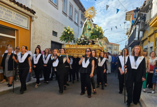 Moraleja honra a su patrona en una procesión cargada de fervor