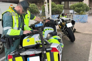 Un motorista sin carnet se fuga de un control, escapa a gran velocidad y da positivo en alcohol