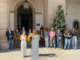 El Ayuntamiento de Cáceres rinde homenaje a las víctimas de asesinatos machistas