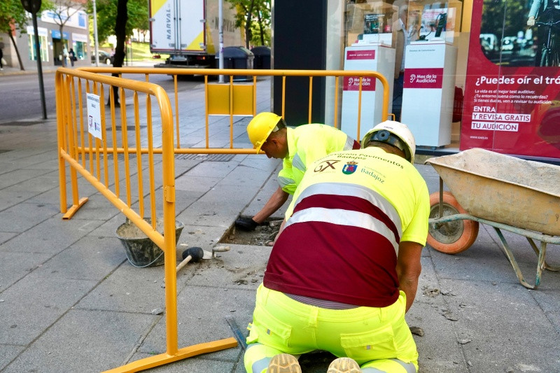Arranca en Badajoz un plan de conservación de calles y mobiliario urbano
