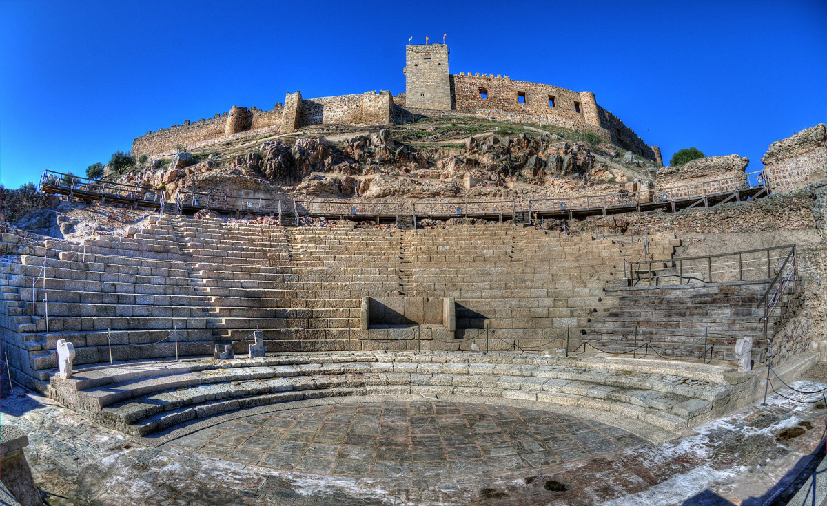 Teatro romano y castillo de Medellín