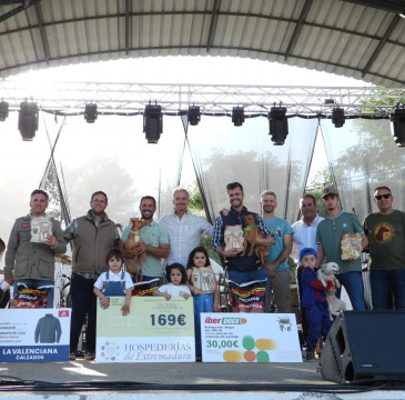 Zamora guarda silencio por las víctimas del atentado de Barcelona 