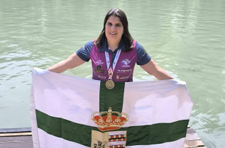 La piragüista extremeña Elena Ayuso, campeona de España de media maratón en categoría PK3