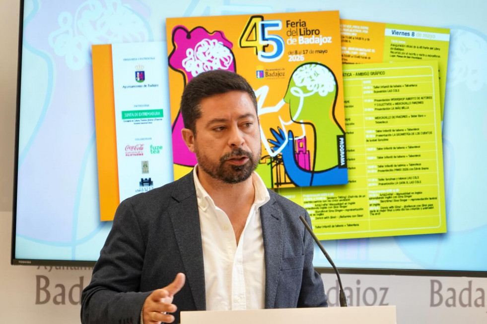 El escritor Juan Manuel de Prada abrirá la Feria del Libro de Badajoz con el pregón