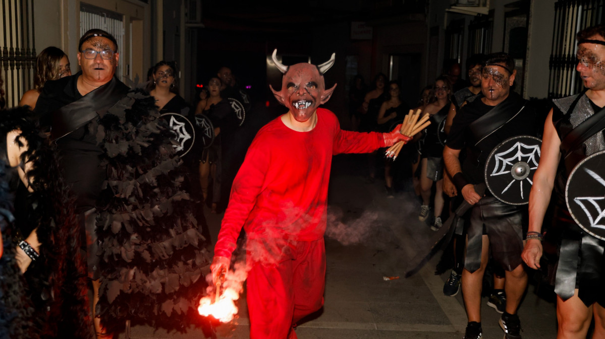 Representación de La Fuga de la Diabla en la calle