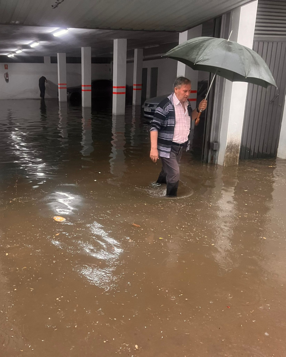 Las intensas lluvias provocan inundaciones y afectan a más de 60 inmuebles en Malpartida de Cáceres
