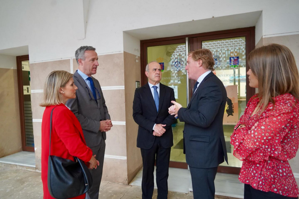 La educación superior se afianza en Badajoz con la renovación del acuerdo con la UNED