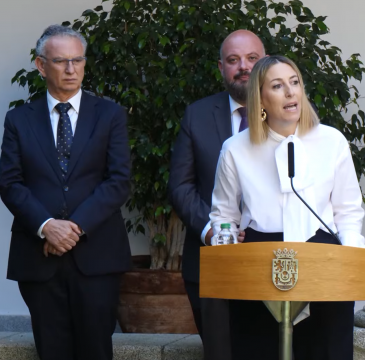 Zamora guarda silencio por las víctimas del atentado de Barcelona 