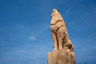 Arte y sostenibilidad se unen en Mérida con nuevas esculturas de madera reciclada