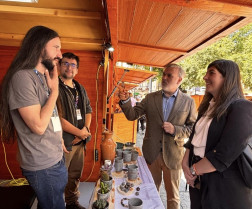 La Plaza Mayor de Plasencia se convierte en un gran escaparate de la artesanía regional