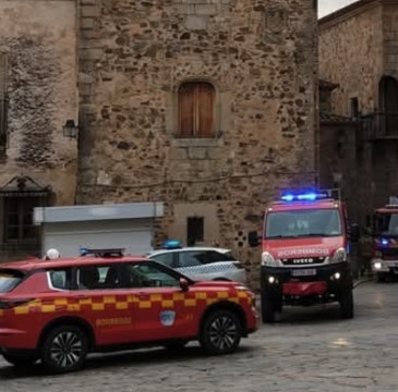 Zamora guarda silencio por las víctimas del atentado de Barcelona 
