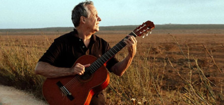 Música portuguesa con raíces africanas de la mano de João Afonso en Plasencia