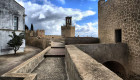 Badajoz abre su Alcazaba a una jornada de senderismo, yoga, baile y fotografía