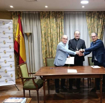 Zamora guarda silencio por las víctimas del atentado de Barcelona 