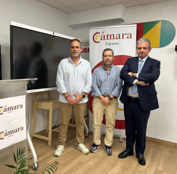 Zamora guarda silencio por las víctimas del atentado de Barcelona 