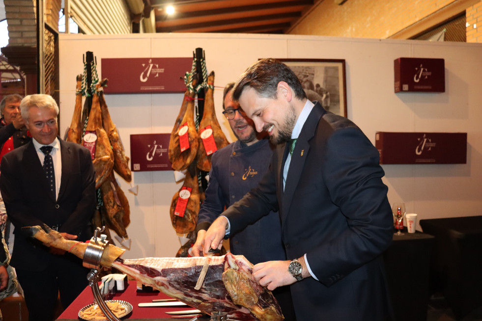 Abel Bautista reivindica el porcino ibérico como motor económico y seña de identidad de Extremadura