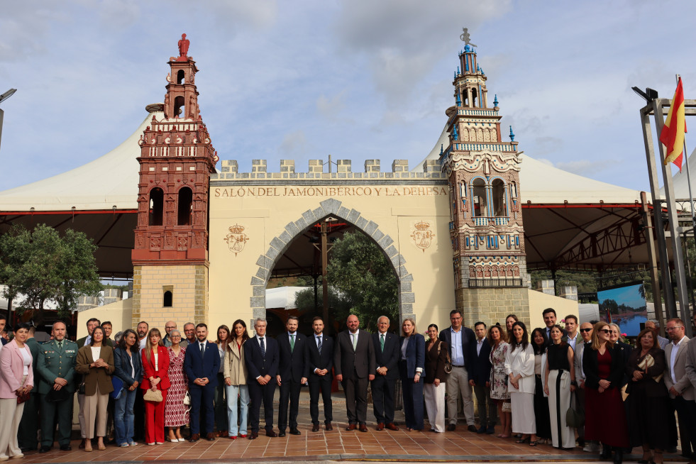 El porcino ibérico crece en Extremadura con más de 220.000 cerdos de bellota certificados
