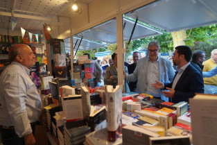 Badajoz convierte el Paseo de San Francisco en el escaparate de la literatura extremeña