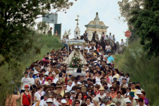 Emoción y devoción en Coria pese a la lluvia en la romería de la Virgen de Argeme