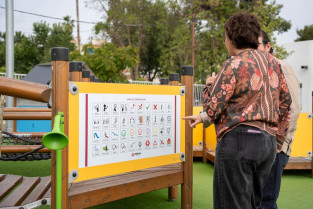 Mérida instala paneles accesibles en la Ciudad de la Infancia para reforzar la inclusión