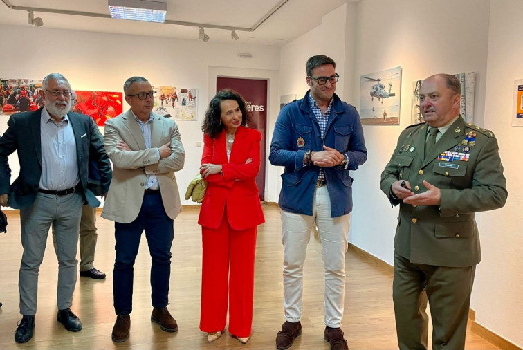 Inaugurada en Cáceres la exposición sobre las Fuerzas Armadas
