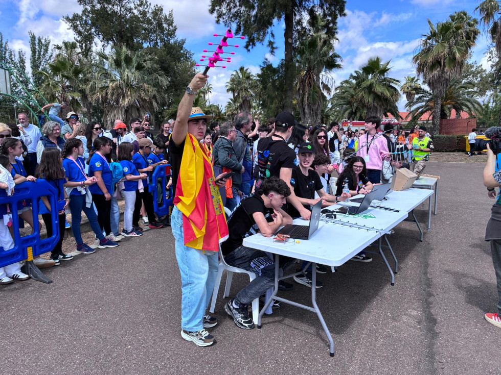 Extremadura acoge por primera vez la final nacional CanSat de la Agencia Espacial Europea