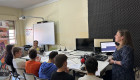 La alcaldesa de Coria visita el IES Alagón para escuchar las propuestas de los alumnos