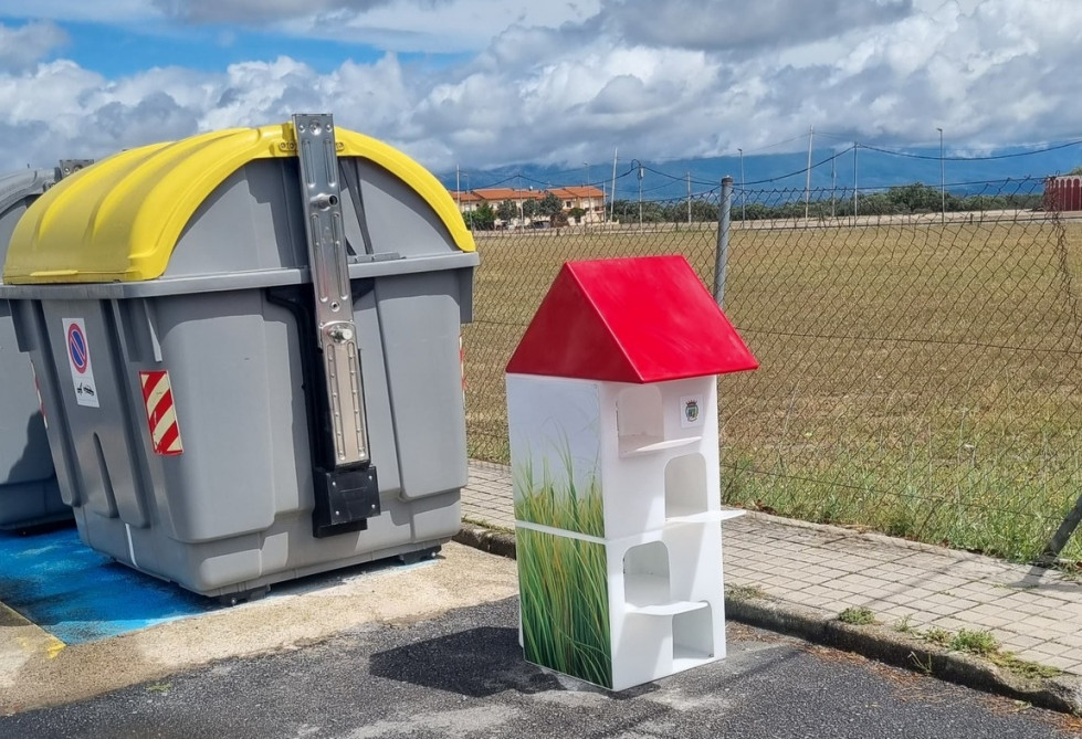 Talayuela apuesta por el bienestar animal con nuevas gateras urbanas