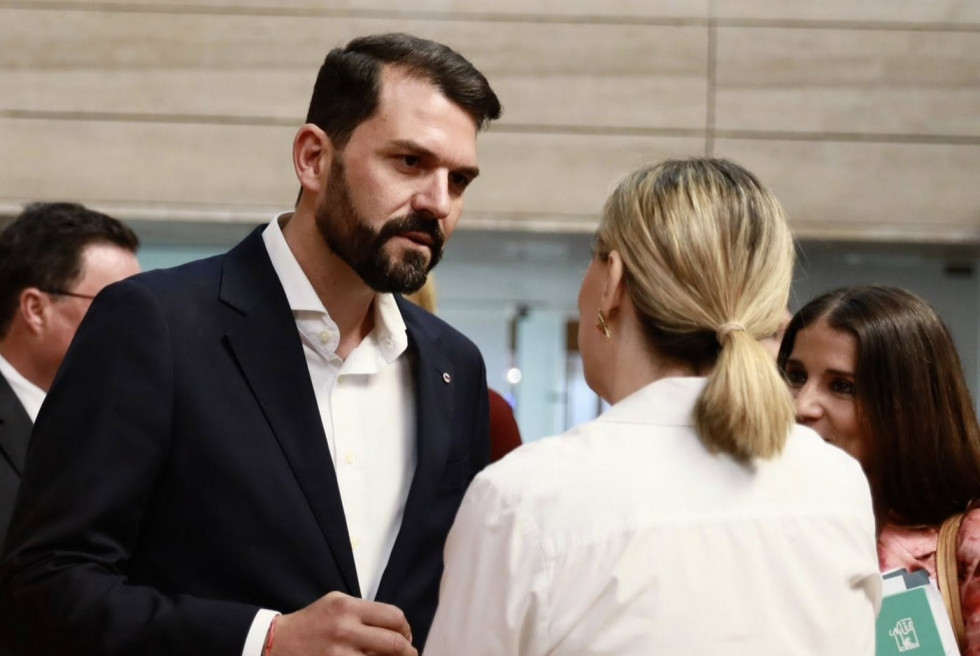 Guardiola se reunirá con Sánchez Cotrina para mantener “los canales abiertos” en Extremadura